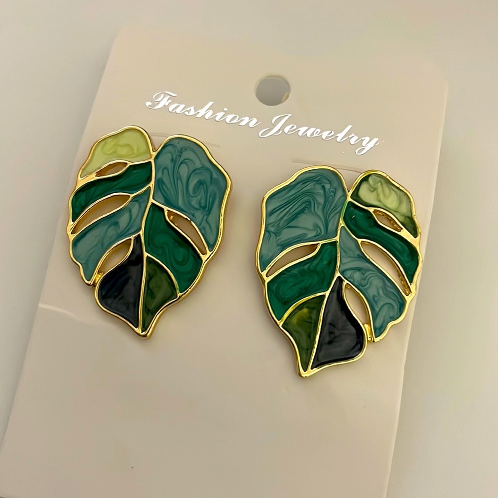 Leaf earrings